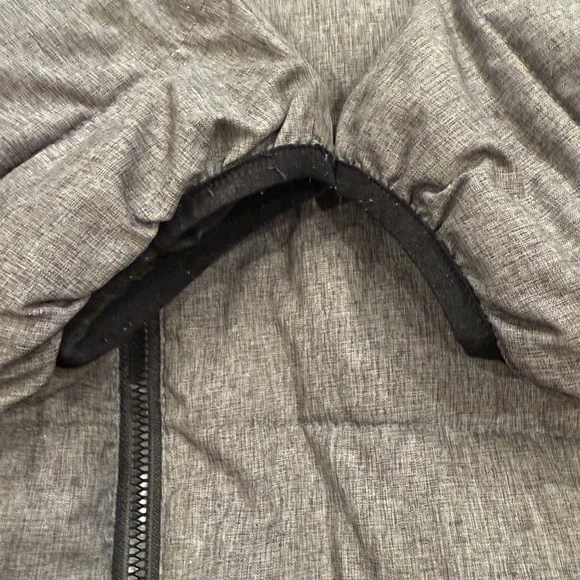 Under Armour Boys Gray Puffer Jacket - Picture 4 of 5